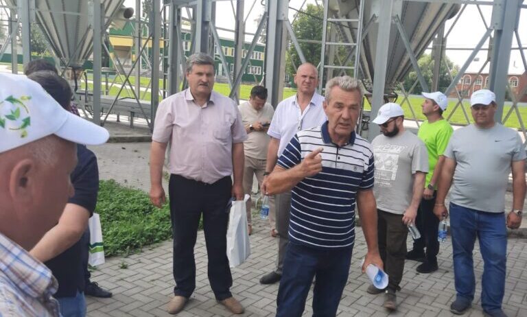8 июля в Рамонском районе на площадке ООО НПКФ «Агротех-Гарант Берёзовский» состоялся семинар-демонстрация где посетителям представили сортовые посевы ячменя, кукурузы, яровой и озимой пшеницы, сои, рапса и других культур ведущих селекционных Центров страны.